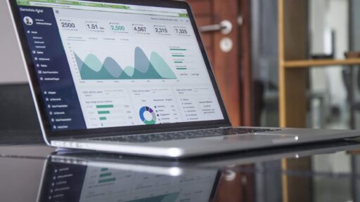 Best AI Tools for SEO comparison dashboard showing AI keyword research, content optimization, technical SEO audits, and ranking improvements in 2026
